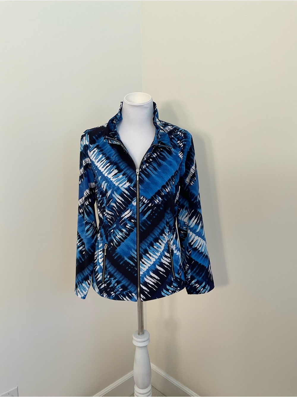 Women's Zenergy By Chico’s Blue Tie-Dye Zip Front Long Sleeve Jacket